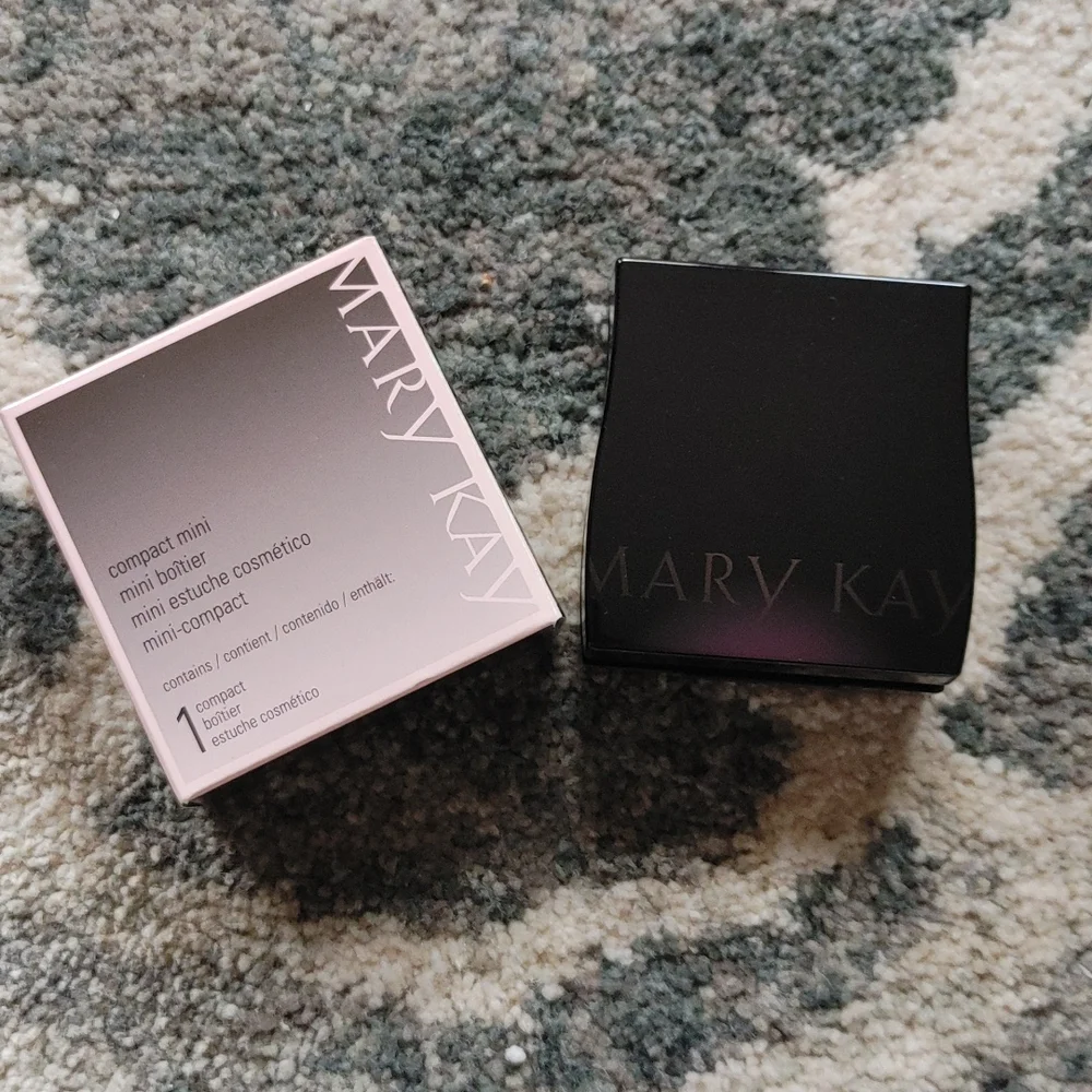 Mary Kay Mini Compact Makeup Accessory Tool